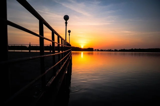 赞美美食的经典句子摘录