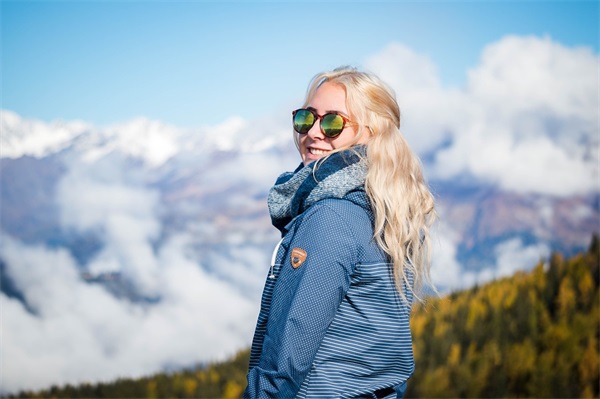 自我鉴定范文100字（精选50篇）