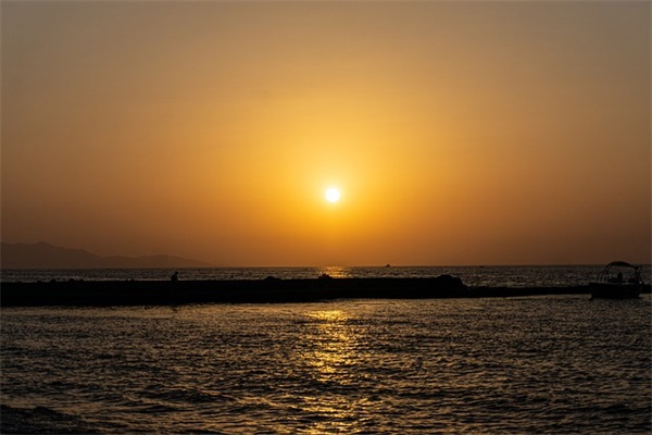 五险一金缴纳比例的基数是什么？